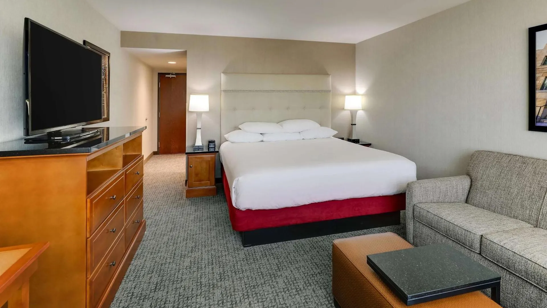 Drury Inn & Suites Phoenix Airport